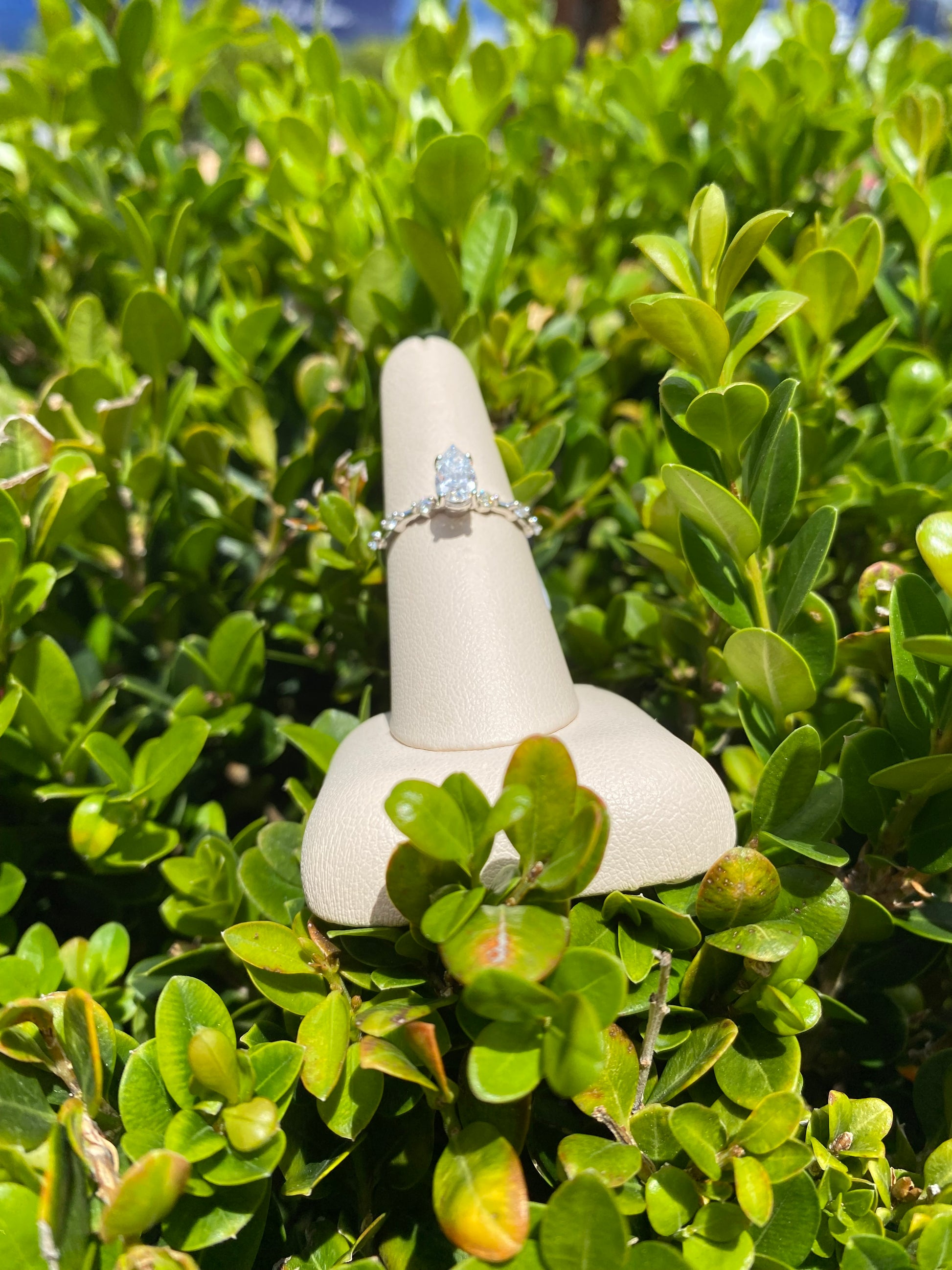 14k White Gold Pear Solitaire Station Band - The Village Jeweler
