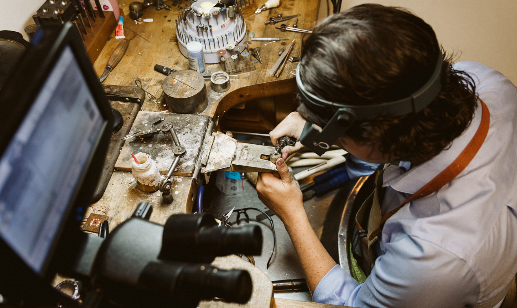 Gainesville jewelry jewelry repair watch repair watch batteries in Gainesville Fl Gainesville Florida necklace repair ring sizing custom jewelry CAD design custom engagement rings custom pendants Gator Jewelry store Gainesville Fl jewelry store jewelers