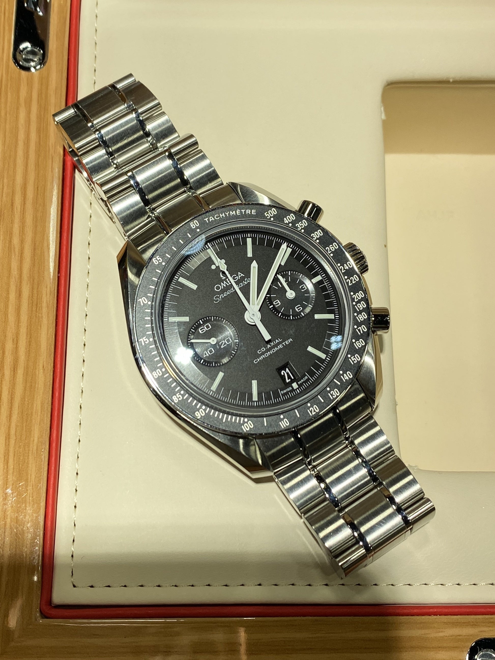 Omega Speedmaster Moonwatch - TVJGNV