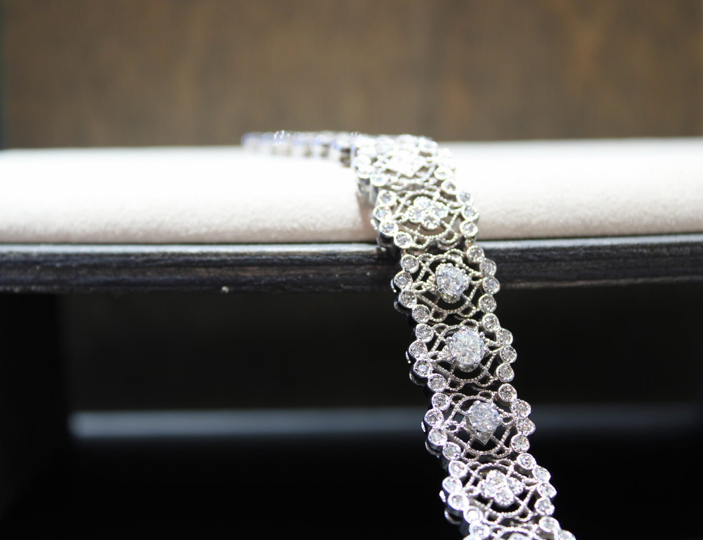 Estate 18k Vintage Lace-Patterned Bracelet